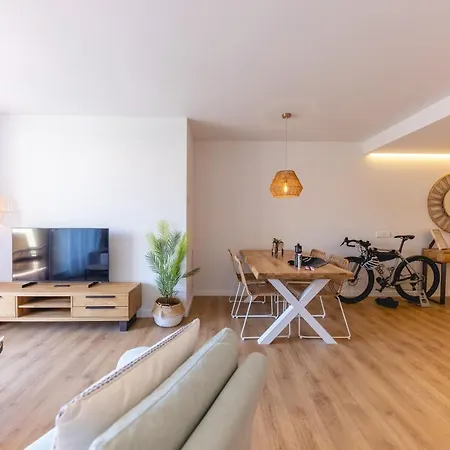 Bravissimo Domenica, 2 Bedrooms And Balcony * Gerona