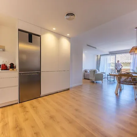 Bravissimo Domenica, 2 Bedrooms And Balcony דירה