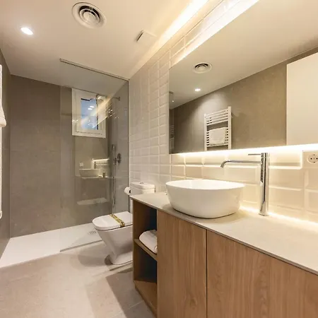 Bravissimo Domenica, 2 Bedrooms And Balcony * Gerona