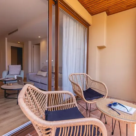 Bravissimo Domenica, 2 Bedrooms And Balcony דירה *