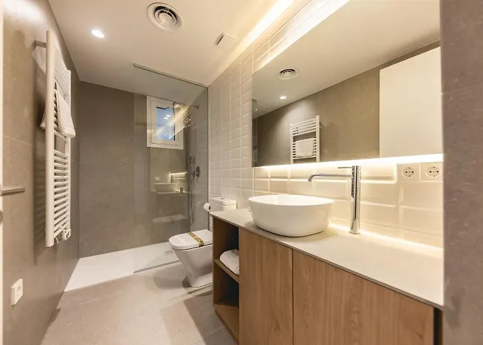 Bravissimo Domenica, 2 Bedrooms And Balcony * Gerona